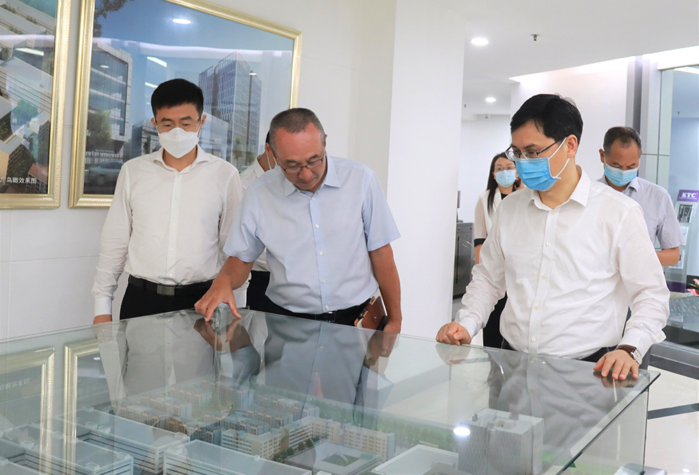 Party Secretary of Longgang District Committee, Zhang Liwei, Leads a Delegate Visit to KTC