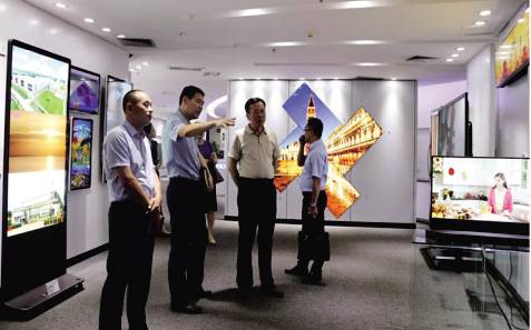 九江开发区管委会叶心林主任一行莅临康冠公司参观调研